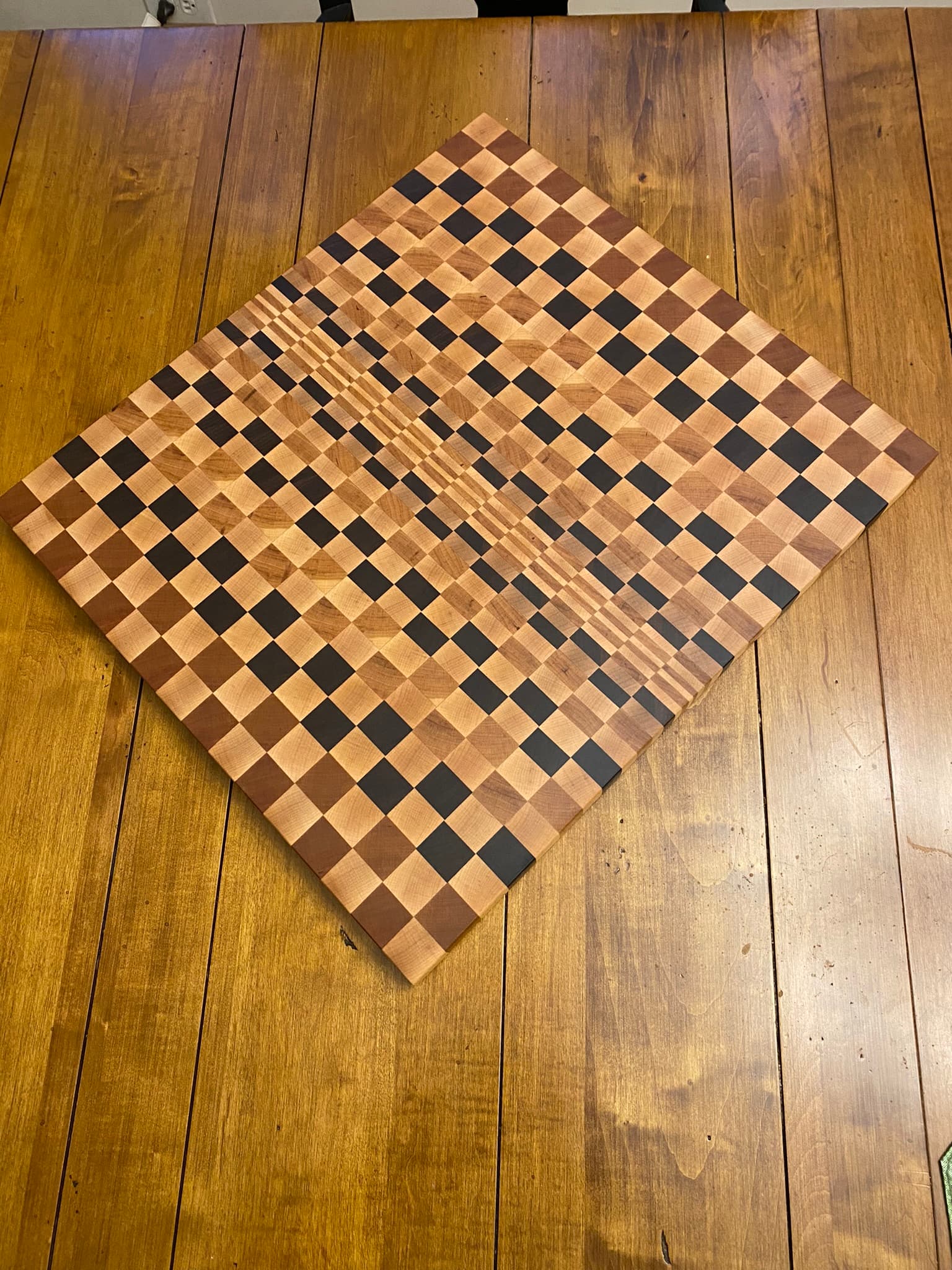 Optical Illusion End Grain Board